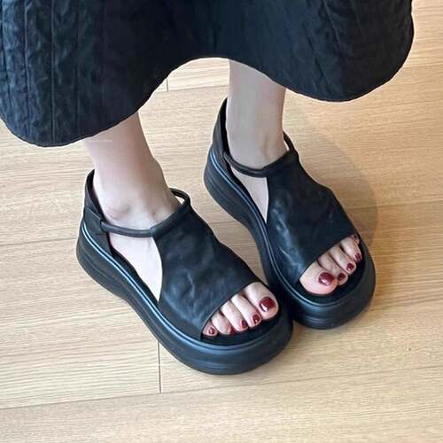 香港圆头松糕厚底一字带凉拖鞋女2025夏新款法式覆古气质罗马凉鞋