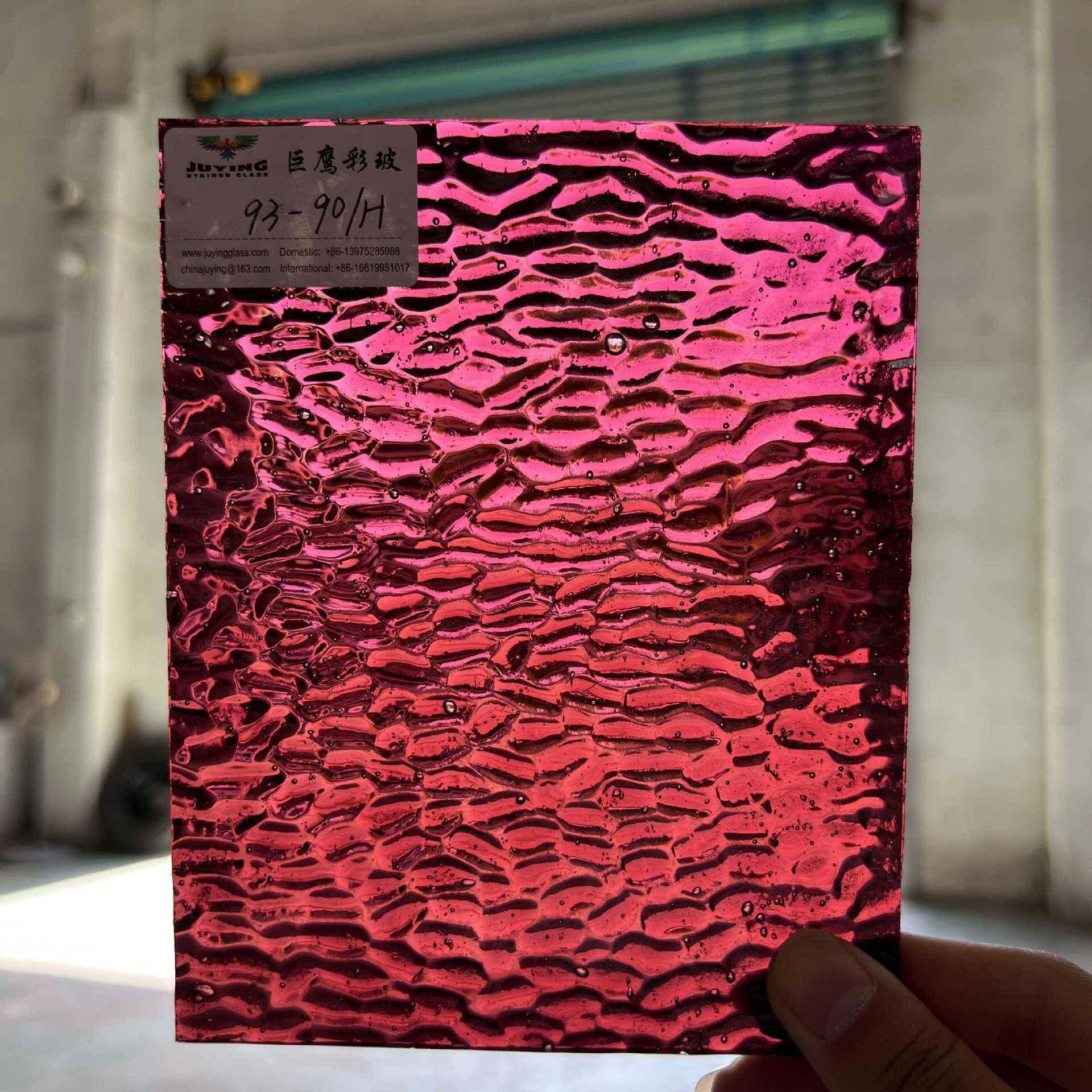 厂家供应紫红色透明水纹玻璃彩色艺术玻璃原片本色玻璃非喷色