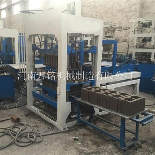 津巴布韦多功能方孔空心砌块成型机全自动免烧砌块砖机经久耐用