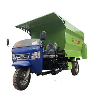 养牛全套设备饲料撒料车农用养殖抛撒车双侧下料喂料车5方投料机