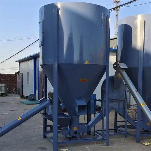 养殖场用1500kg2000kg立式饲料搅拌粉碎机一体 1 5kw18.5kw三相电