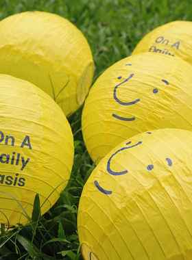 OADB黄色Bado笑脸蓝色球体手提纸灯笼发光家装饰中秋节日礼物挂饰