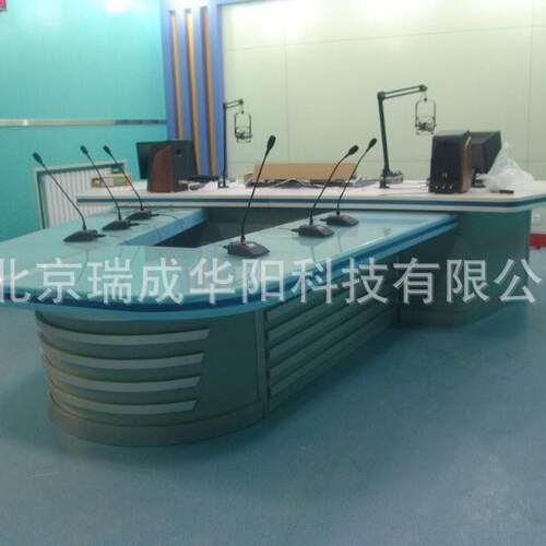 演播播厅主新闻台融媒体持导台广播中桌采NLB编心媒体电视台访谈