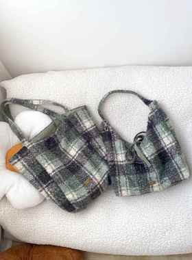 冬季新款Barben风格灰色和绿色格纹双面包大容量手提袋多功能通勤