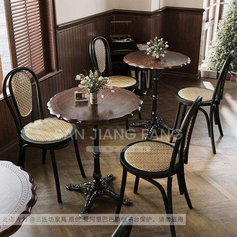 复古咖啡厅桌椅组合实木奶茶咖啡店桌子商用西餐厅甜品红橡木圆桌