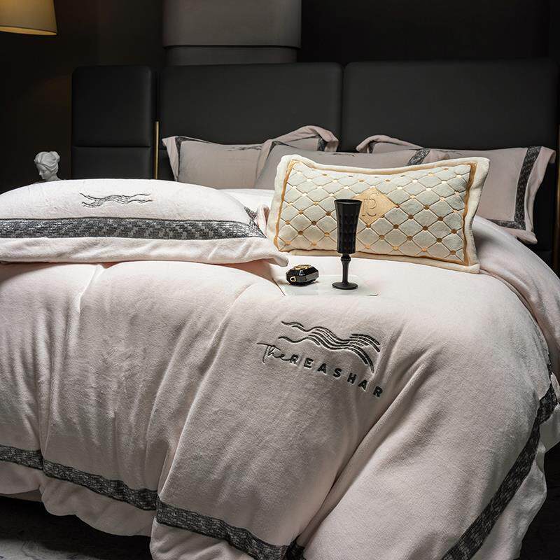 高定高克重加厚冬季保暖宝宝牛奶短绒刺绣四件套双面绒床单被套