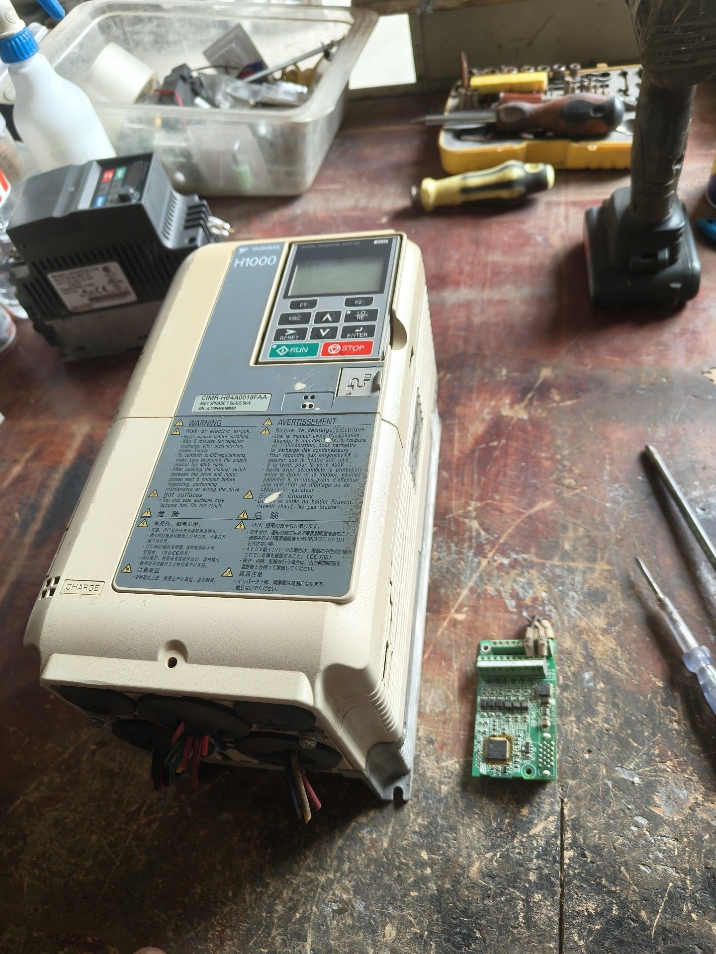 安川H1000变频器CIMR-HB4A0018FAA，7.5