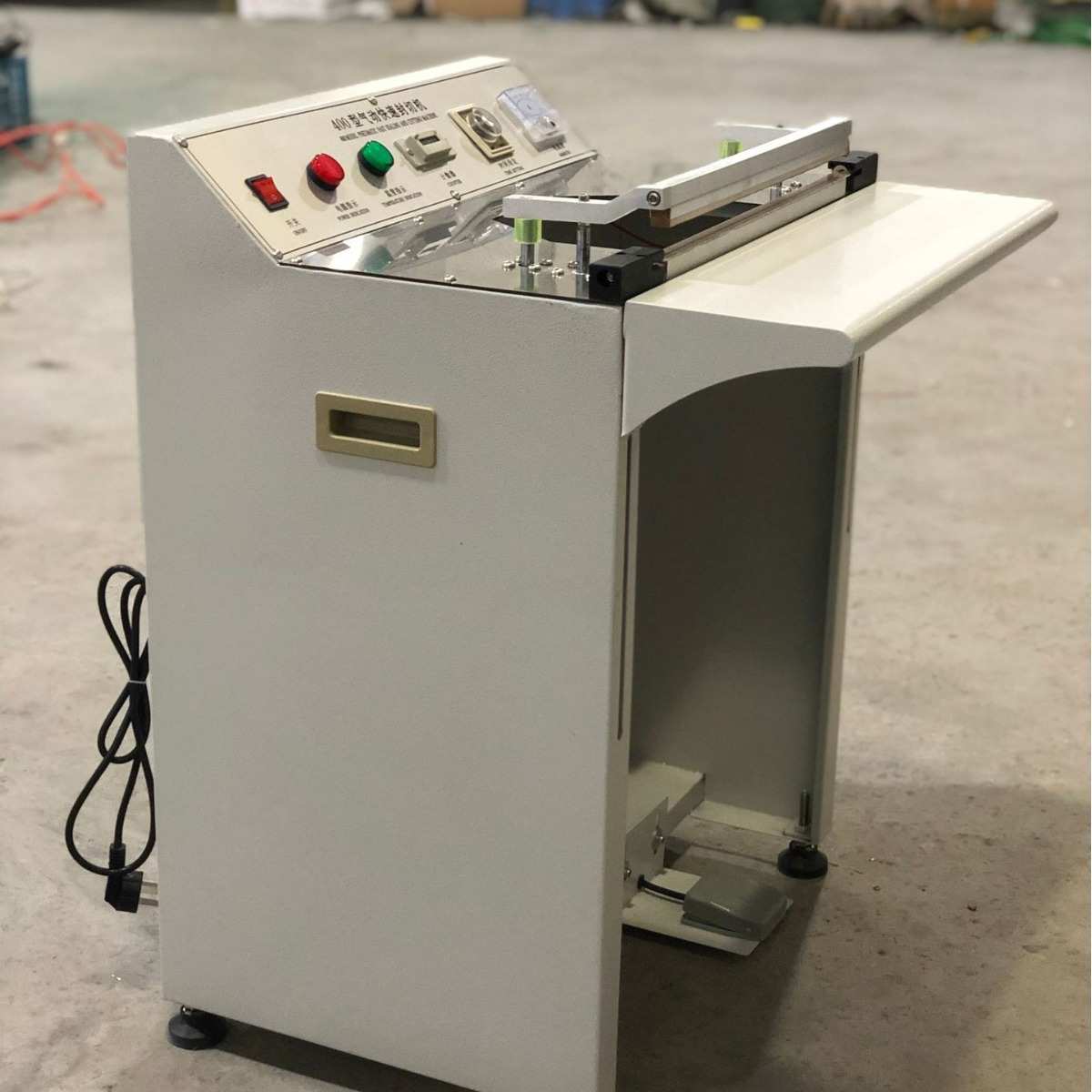 脚踏式气动封口机 工厂Pof收缩膜包装封切机壹凡半自动包装机