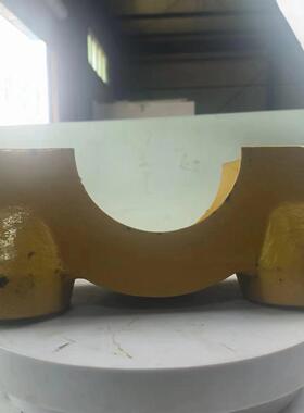 D155-5推土机零件支架17A-71-12241盖17A-71-12280耳轴
