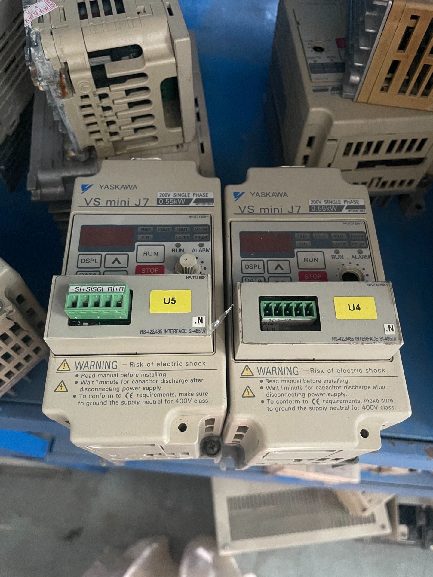 拆机原装正品YASKAWA安川CIMR-J7ACB0P4成色