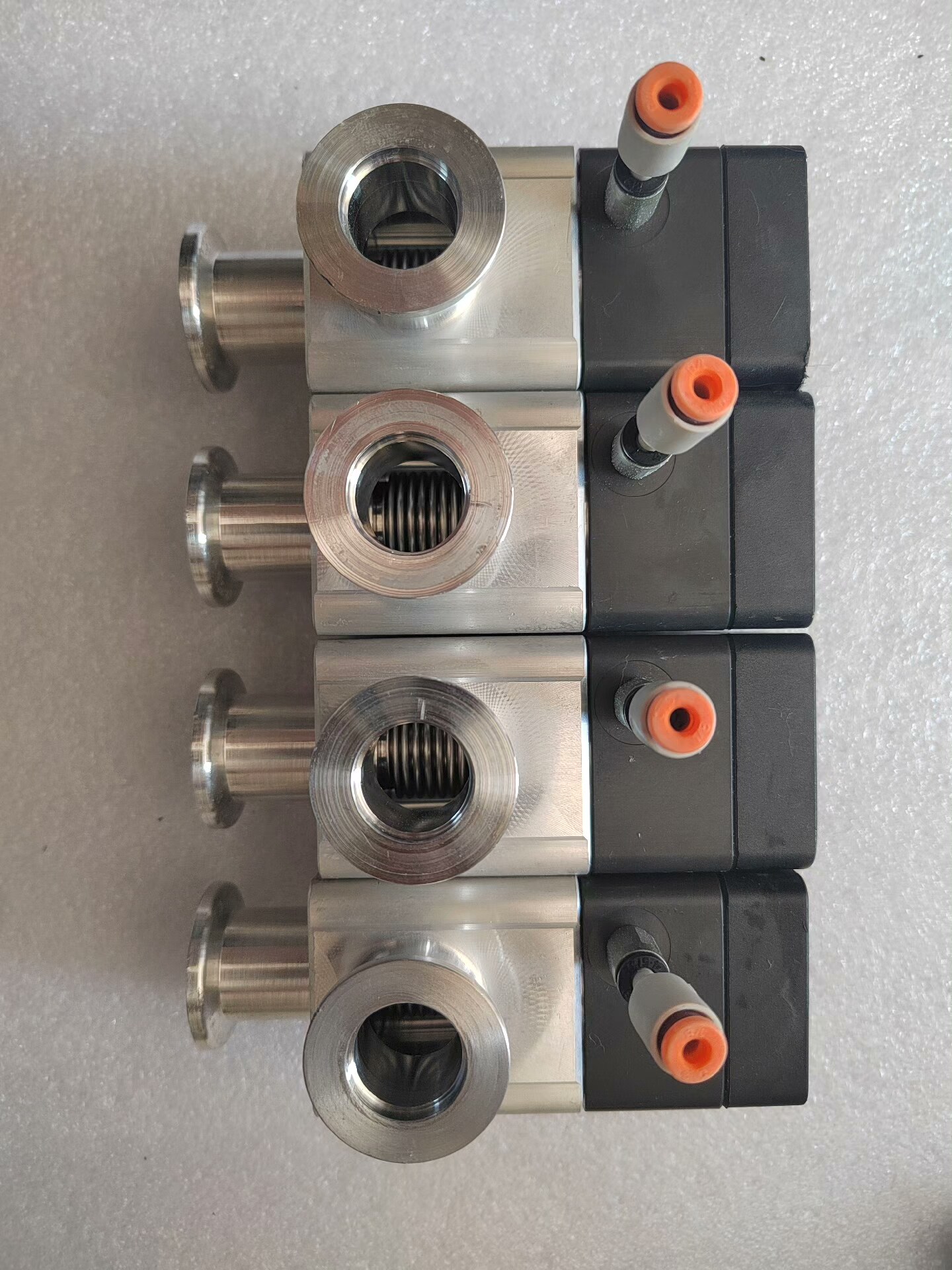 拆机VAT真空阀门，KF16口径，图片就是实物图，看好再拍！