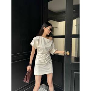 周淼ZHOUMIAO【艺展缪斯裙】斜肩露肩短款裙子 夏季法式连衣裙女