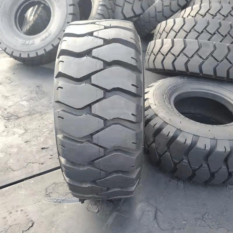 21x8-9叉车充气两块花纹成套工业轮胎