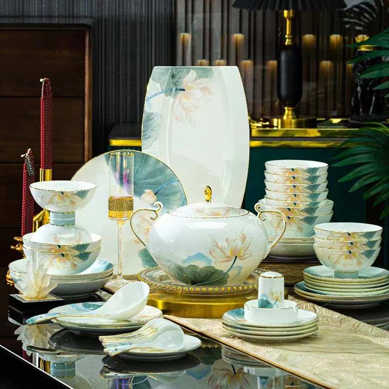 碗碟套装 釉中彩家用北欧轻奢骨瓷碗盘中式景德镇陶瓷餐具套装组