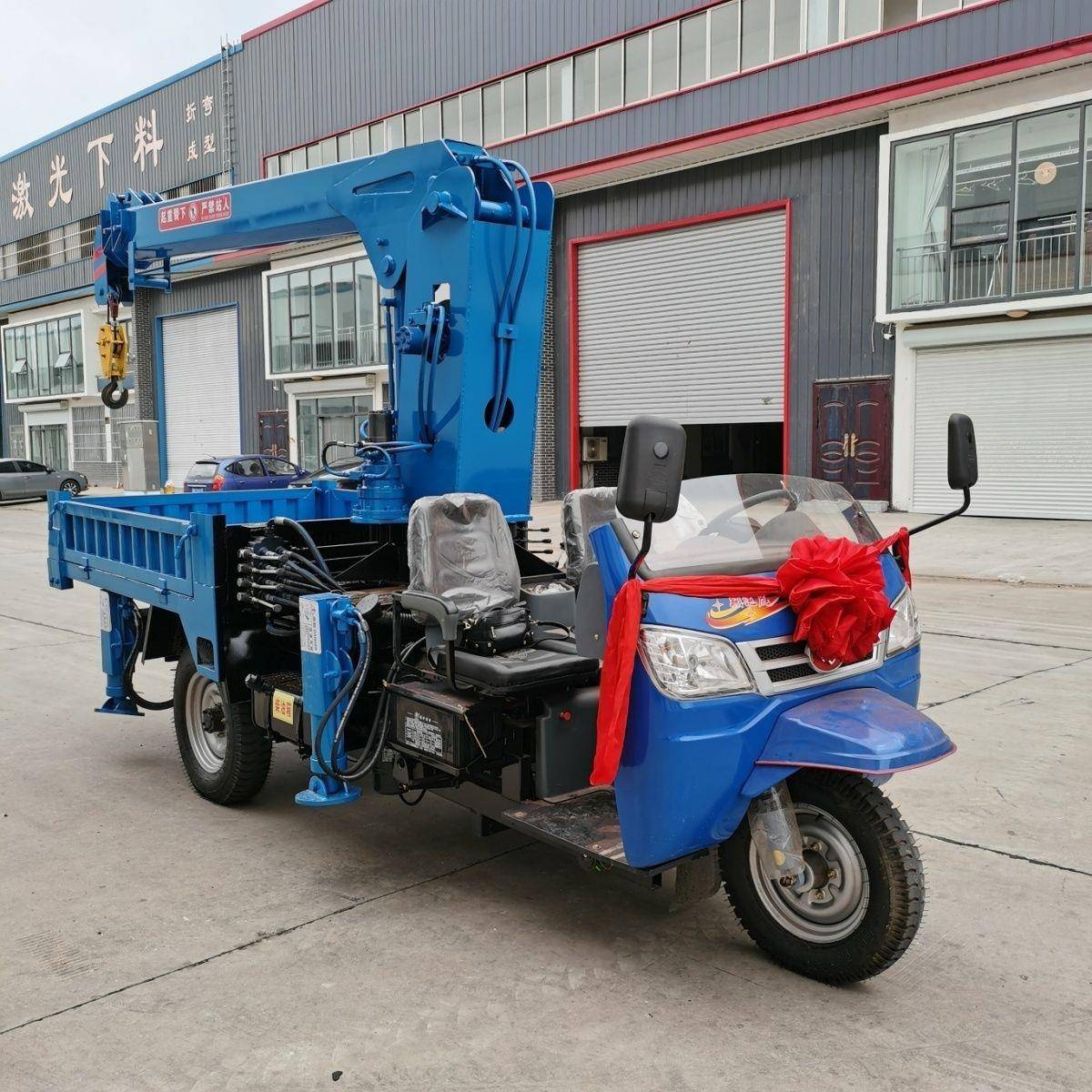 三轮随车吊农用小型吊车起重机园林工程作业建筑施工液压车载吊