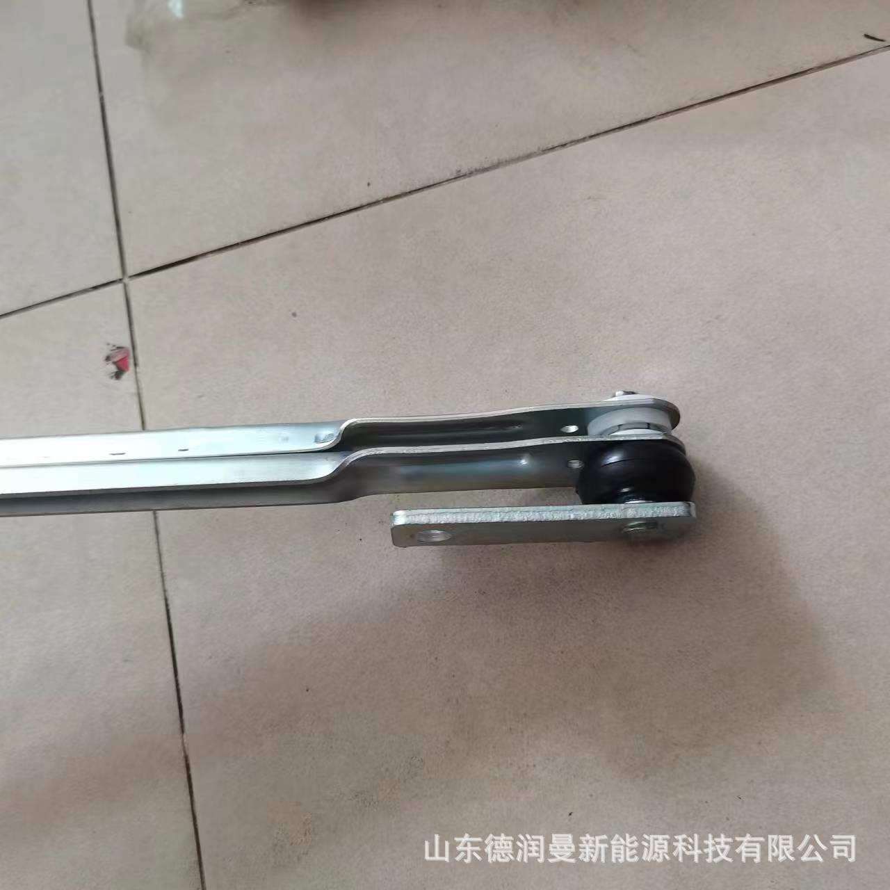 WG1671740071豪瀚N7G雨刷连动杆