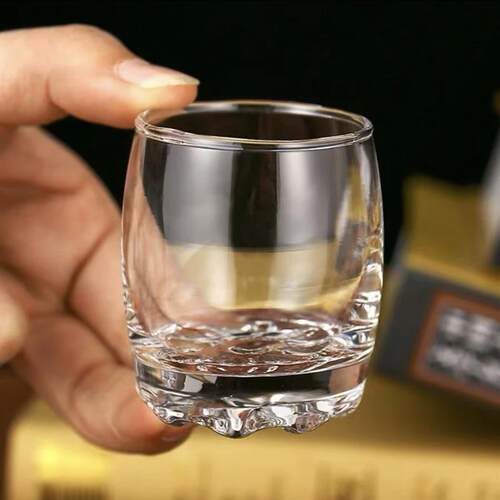 无铅玻璃白酒杯子家用饭店烈酒杯套装6祇80ml一口杯一两半杯酒盅