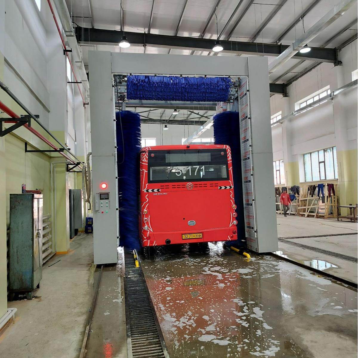 跨境智能清洗机厂家公交大货车巴士全自动电脑洗车设备大型车辆