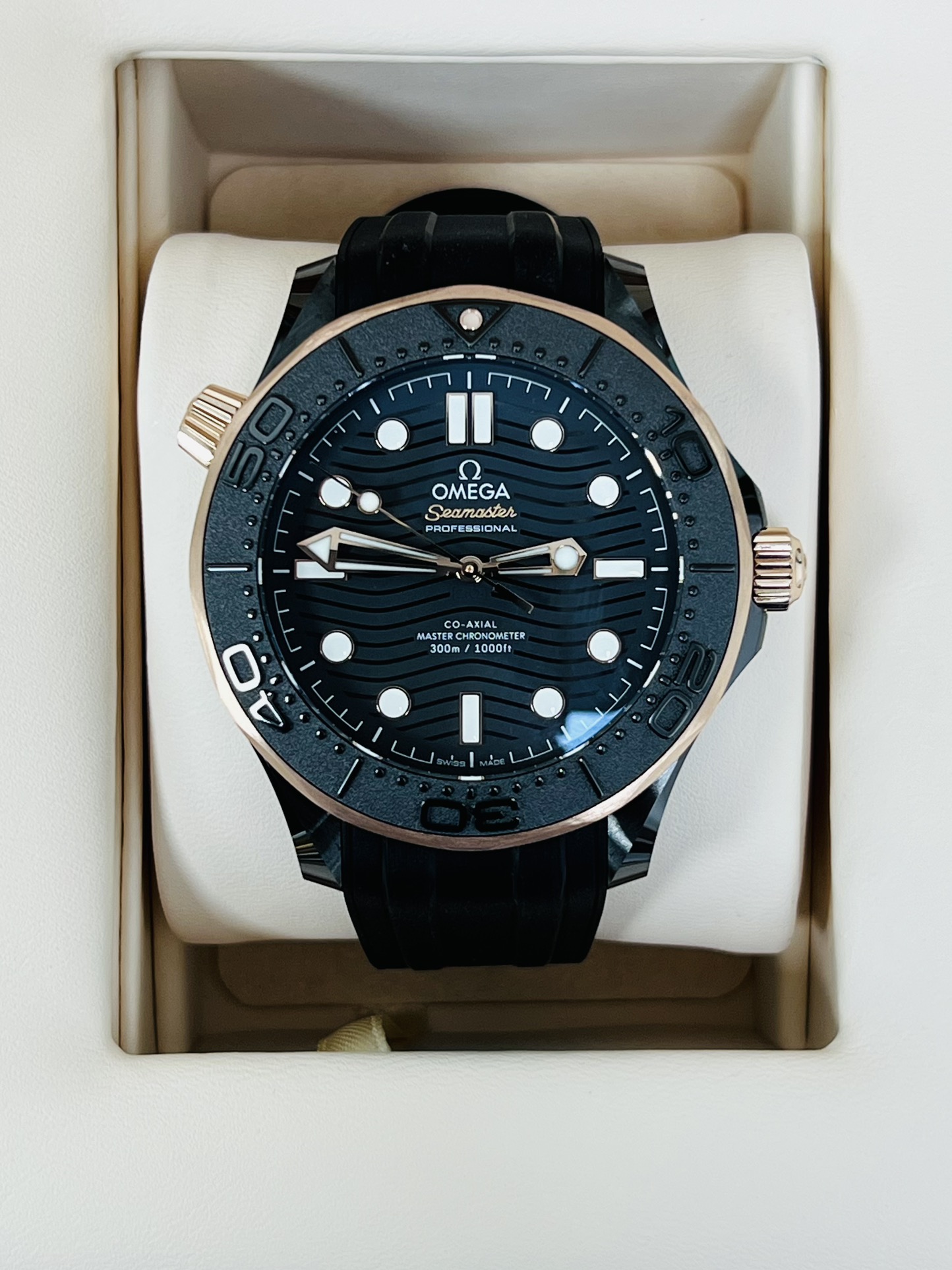 9.8新欧米茄海马300黑武士手表自动机械男表210.62.44.20.01.001