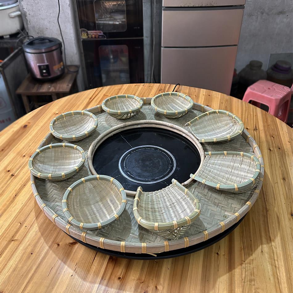手工竹编火锅桌圆形空心竹簸箕特色餐桌打边炉丸子牛羊肉素菜盘