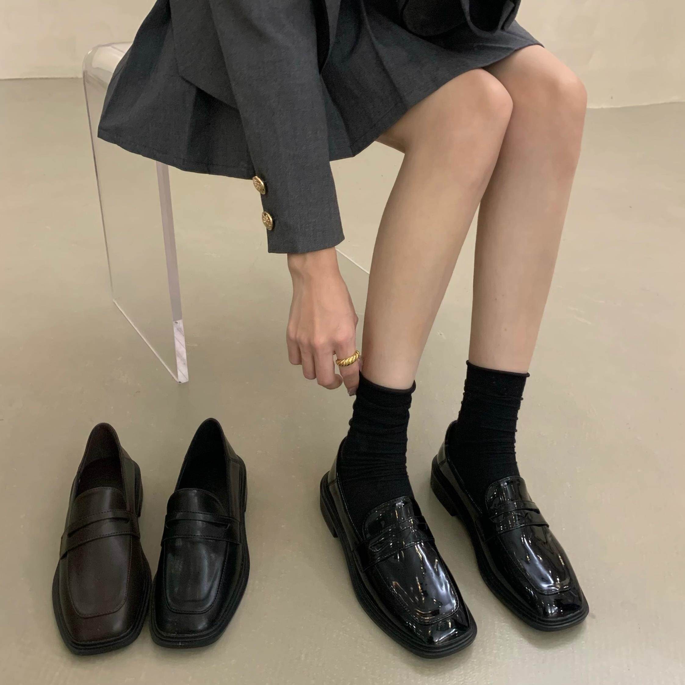 香港平底黑色乐福鞋单鞋女鞋子2025新款冬季方头复古英伦风小皮鞋