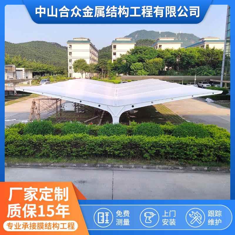 双边6车位停车棚多规格膜结构车棚加工学校工程双开7字梁停车棚