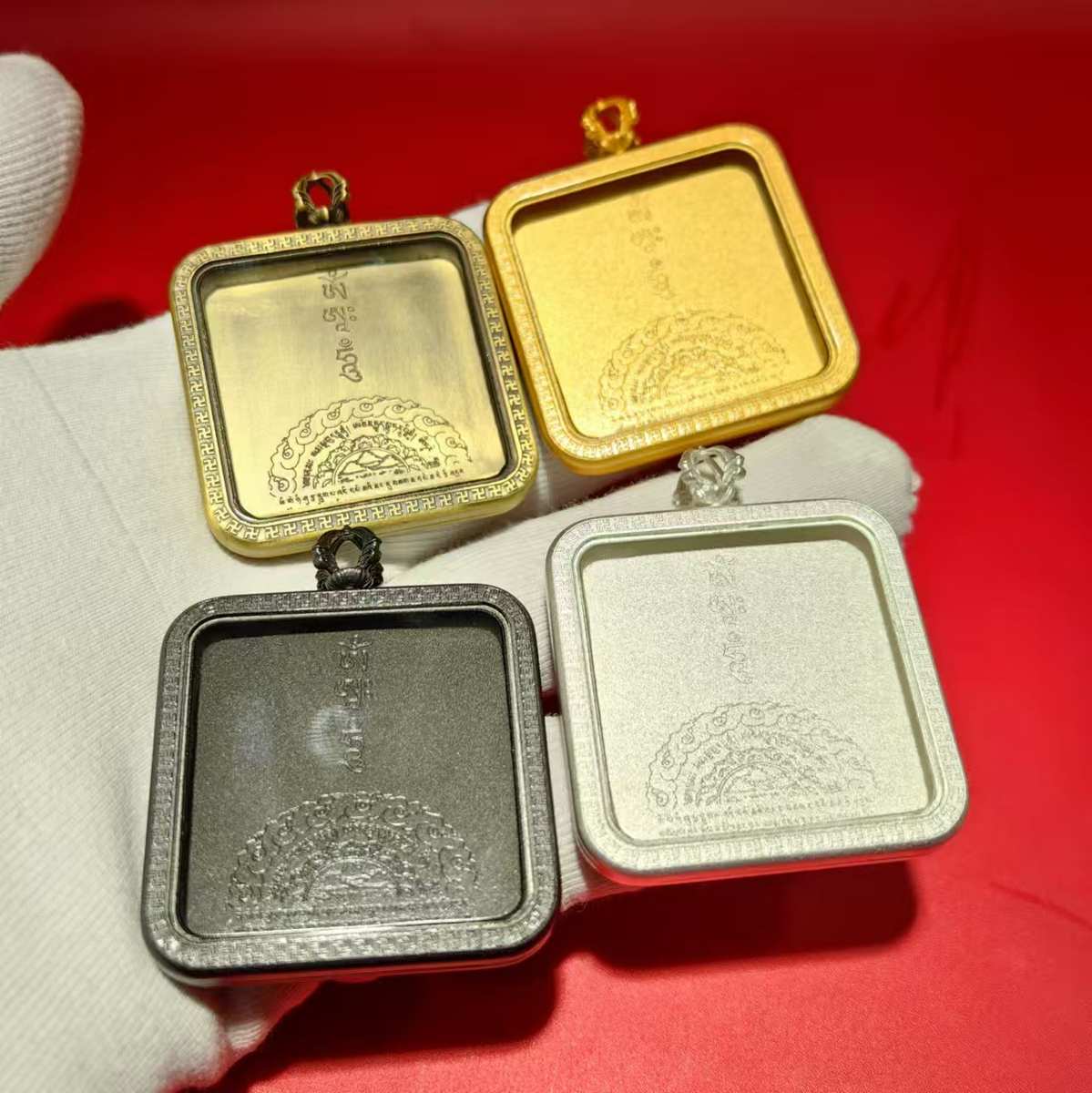 厂家精品纯铜唐卡盒吊坠正方形窗口3.5cm画盒嘎乌盒空盒国潮手绘