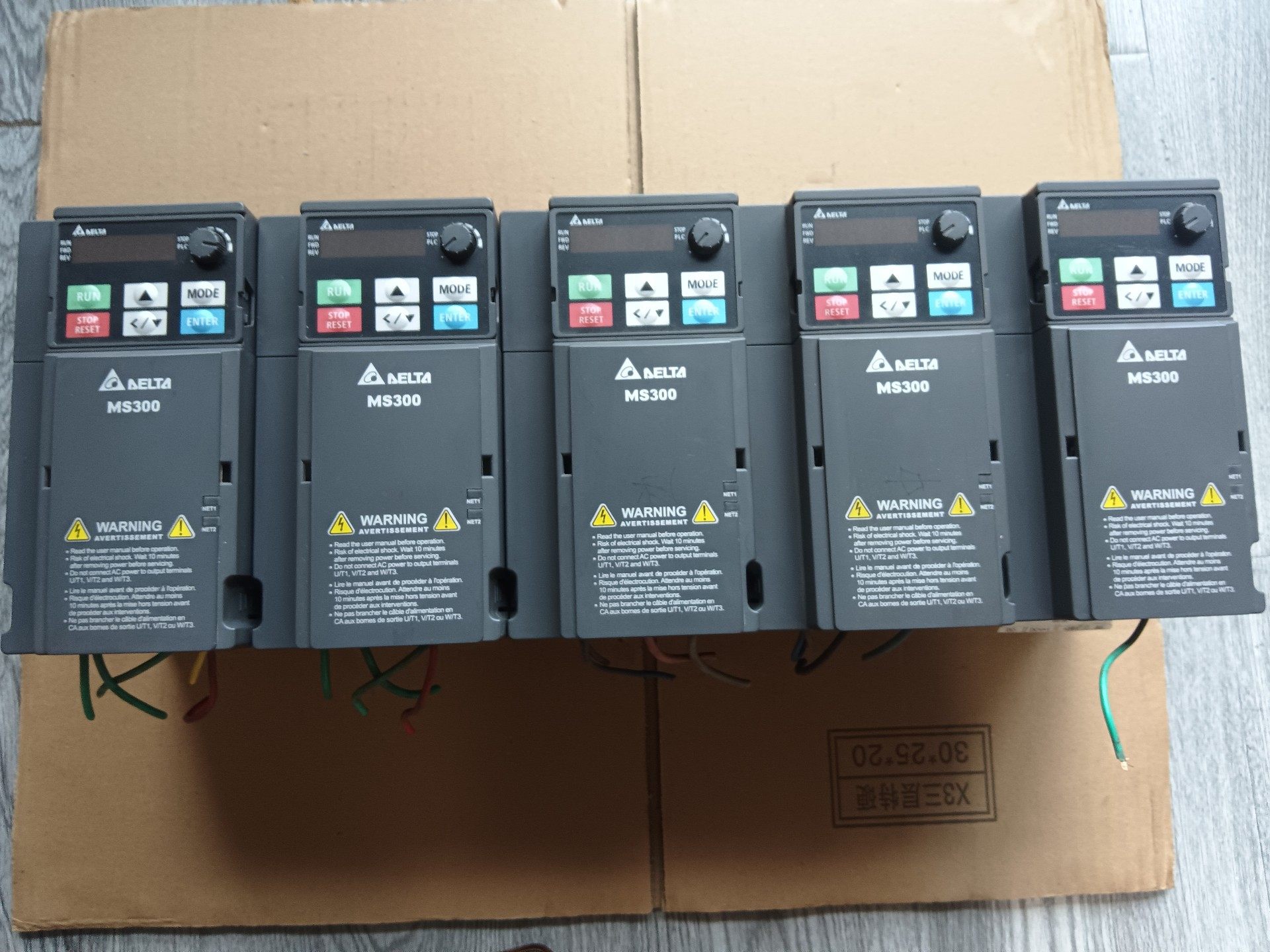 VFD11AMS21ANSAA，台达变频器2.2KW拆机实物