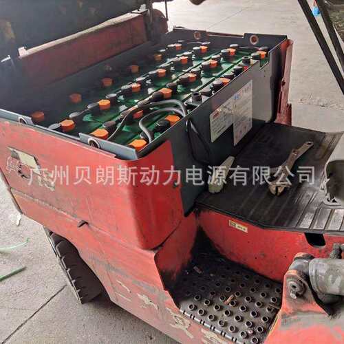 厂家直供24V198Ah铅酸蓄电池VCF198H叉车堆高机电瓶出口款式