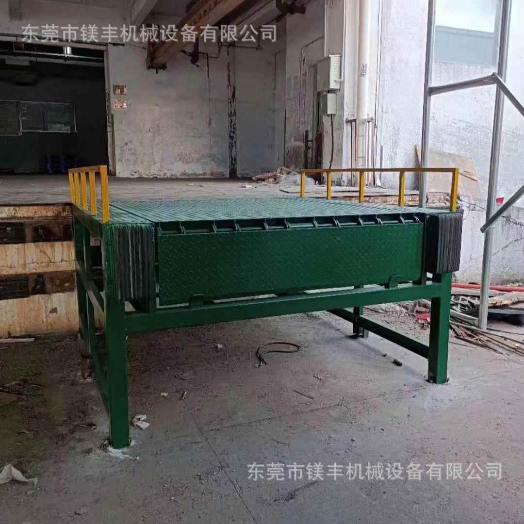 无需挖地槽外置固定式登车桥货台调节板电动液压卸货平台叉车过桥
