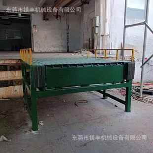 无需挖地槽外置固定式 登车桥货台调节板电动液压卸货平台叉车过桥