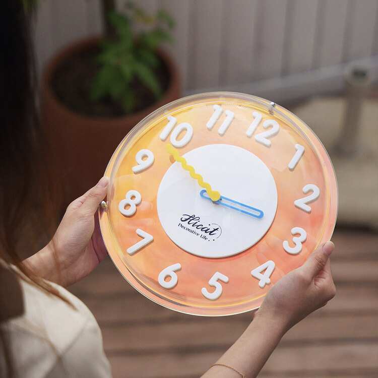 2024创意炫彩风钟表挂钟客厅家用泡泡挂摆两用网红轻奢个性时钟