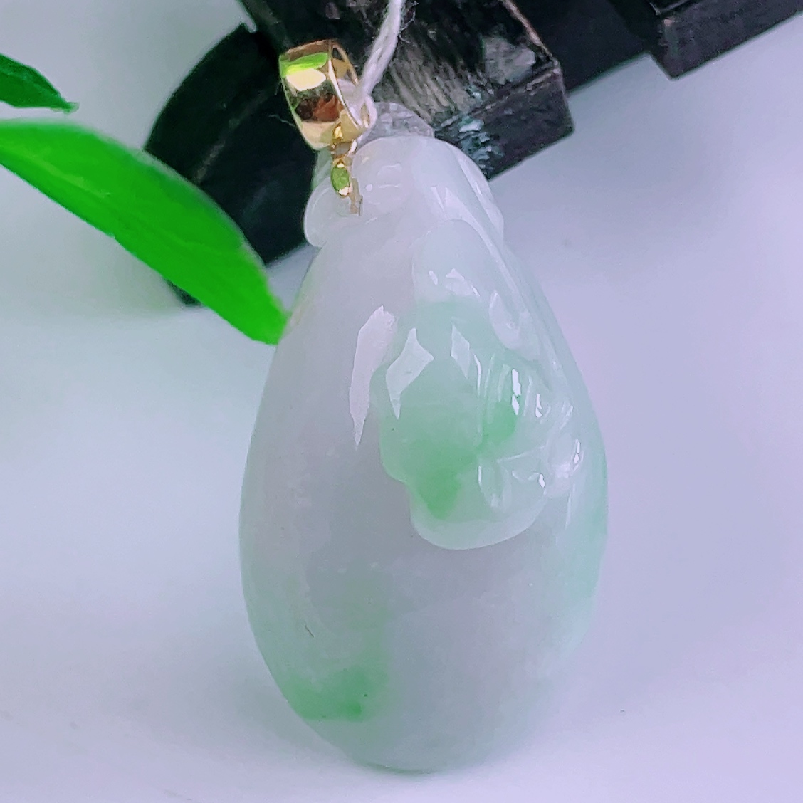 缅甸天然真品翡翠正品18k金扣头冰飘阳绿高端闪拍福瓜玉吊坠7.04g