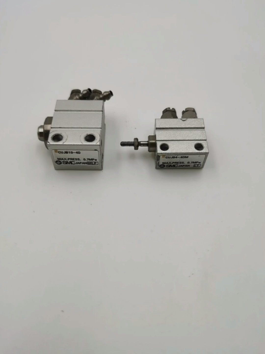 CUJB10-4D CUJB4-4DM原装拆机日本SMC气缸