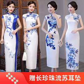 旗袍长款优雅年轻款少女，2023春款改良复古中国风走秀纯白色青花瓷
