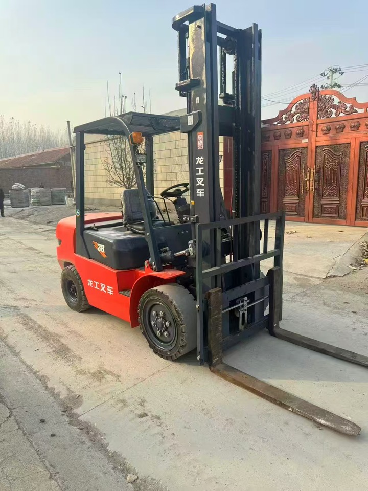 11月30日天津龙工3.8吨叉车升高4米网络拍卖公告