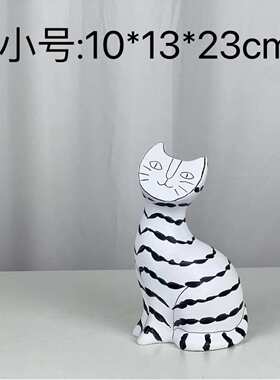 现代简约手绘轻奢黑白条纹猫树脂猫摆件样板房售楼处软装品汤圆猫