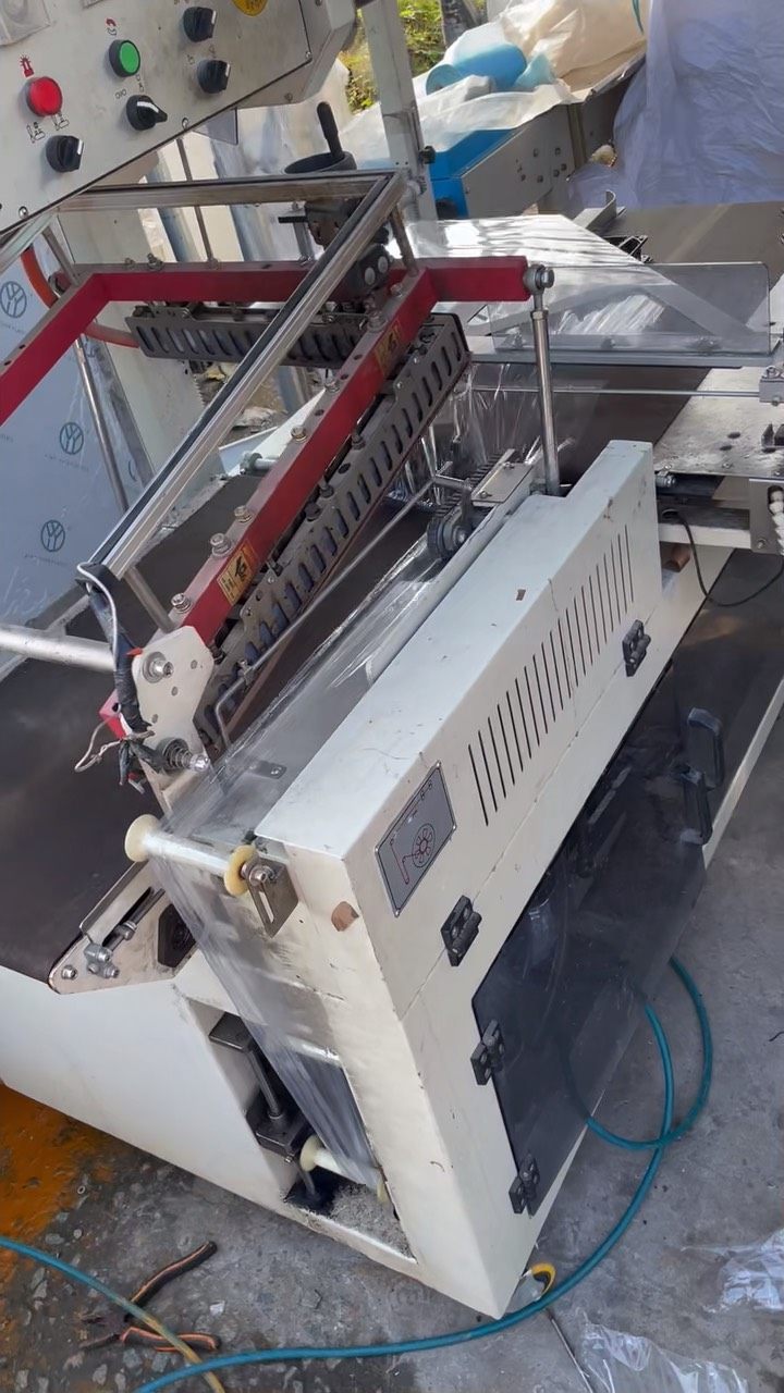 鼎业450分切机带密接调试好了