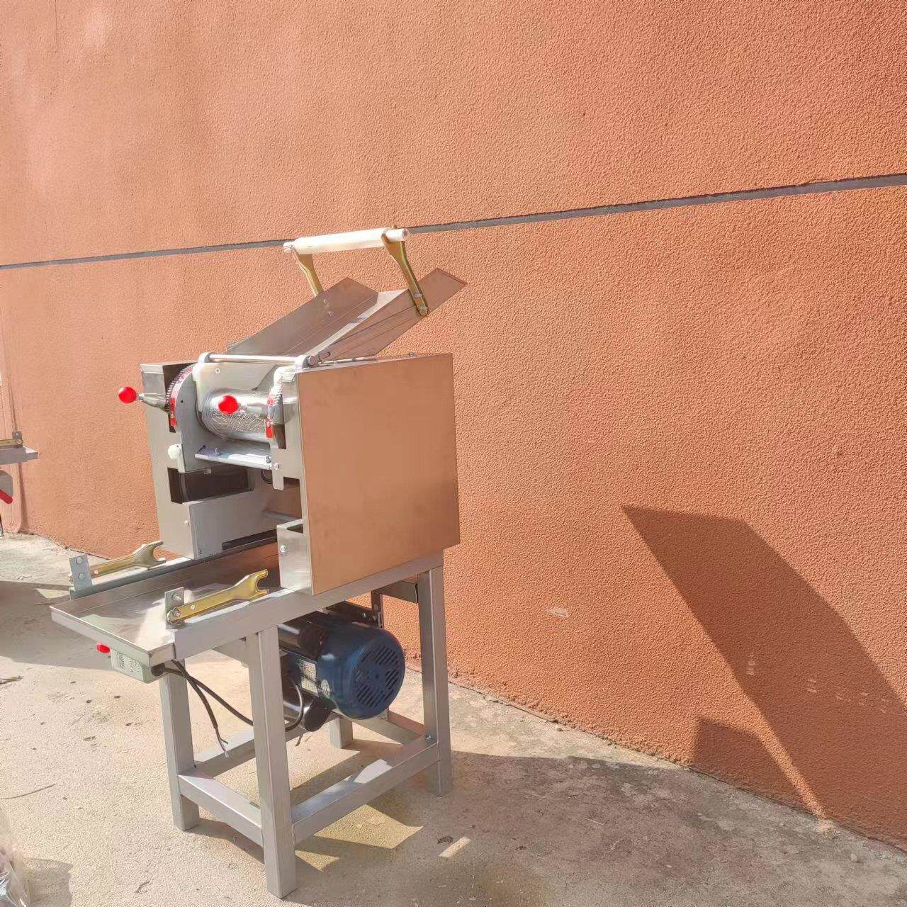 自动拉面条机商用中小型高产量粗细面可调不锈钢压面条机