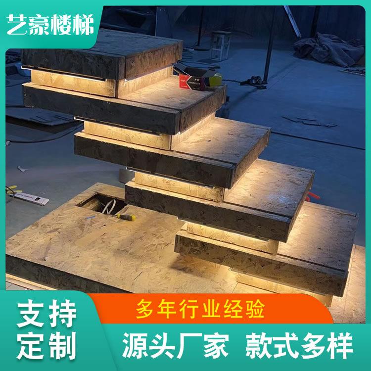 新中式堆叠楼梯现代简约堆叠灯光艺术办公楼钢结构叠加设计防滑梯