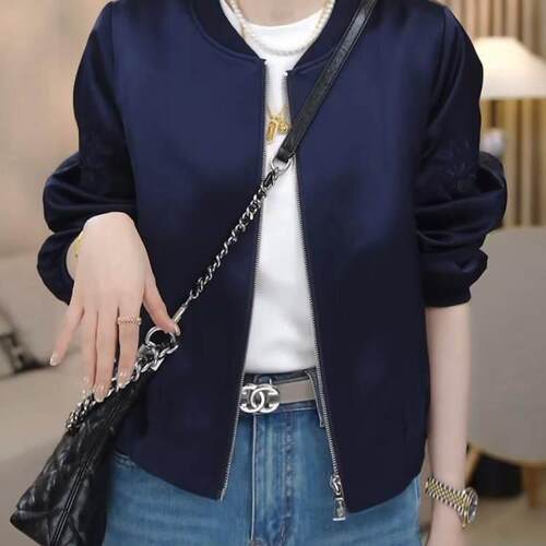 日系2025秋季新款女士刺绣棒球服短外套休闲开衫正肩显瘦穿搭上衣