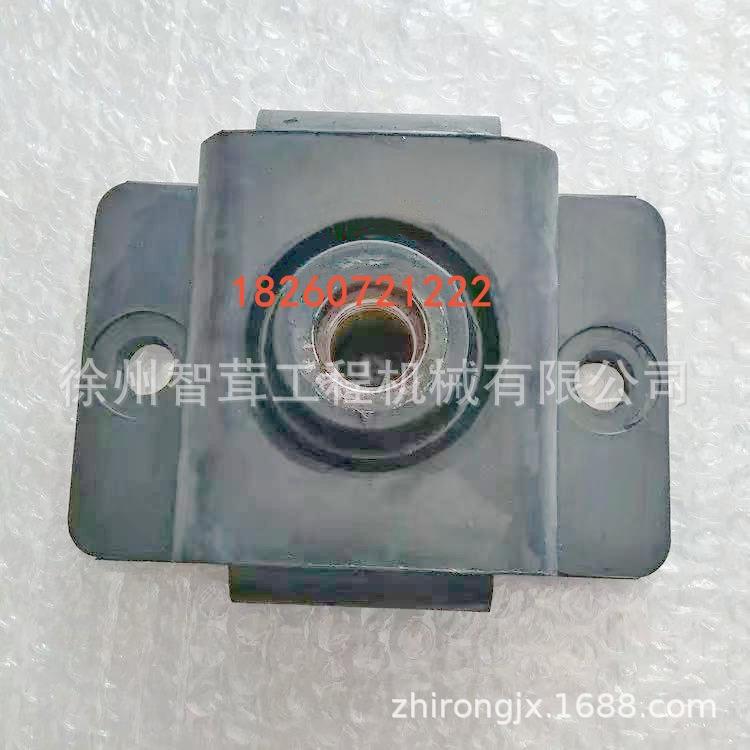 徐工压路机发动机变速箱底脚垫支腿减震橡胶块配件