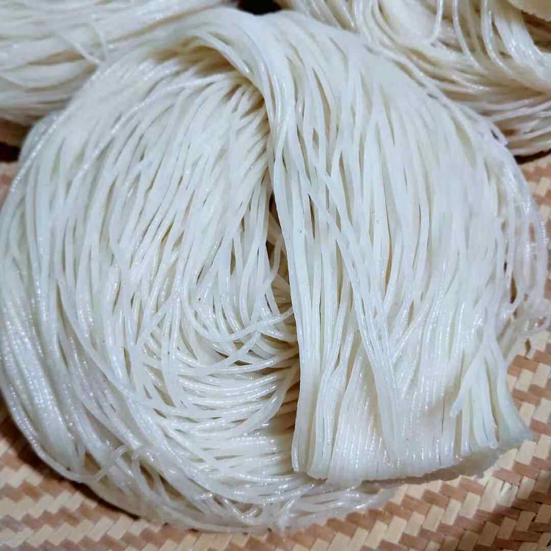 云南昭通半干过桥米线传统制作早餐速食用1300克包邮送水酸菜一斤