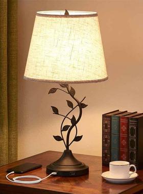 现代简约铁艺台灯调光USB充电台灯卧室床头灯ebay爆款跨镜