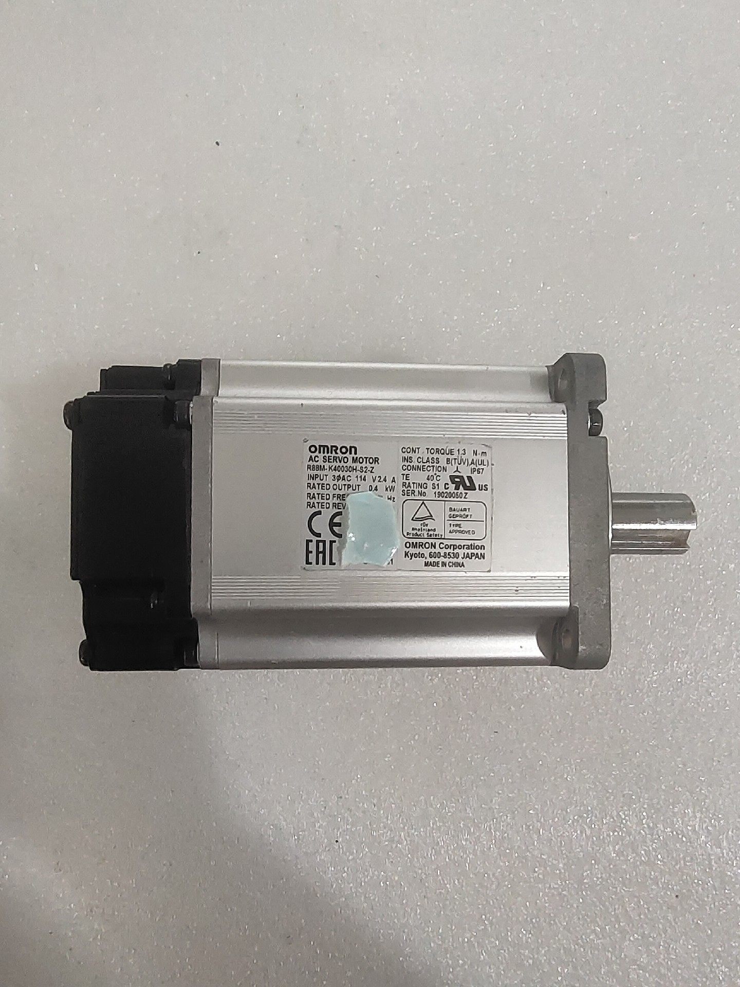 OMRON 欧姆龙  R88M-K40030H-S2-Z