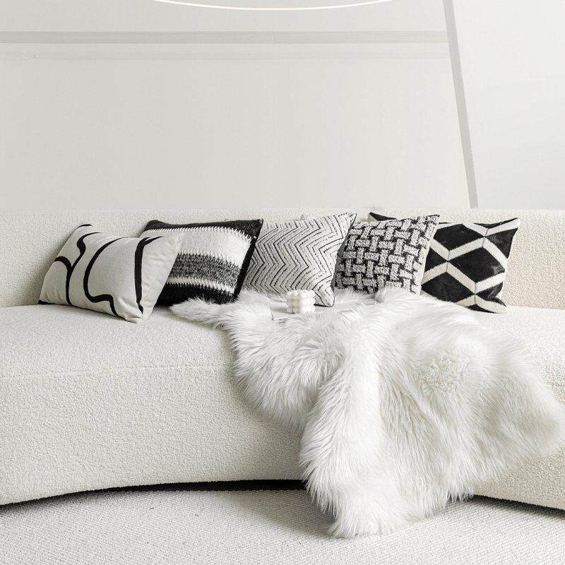 现代轻奢黑白色系抱枕客厅沙发腰枕长方形腰靠垫车内靠枕办公室