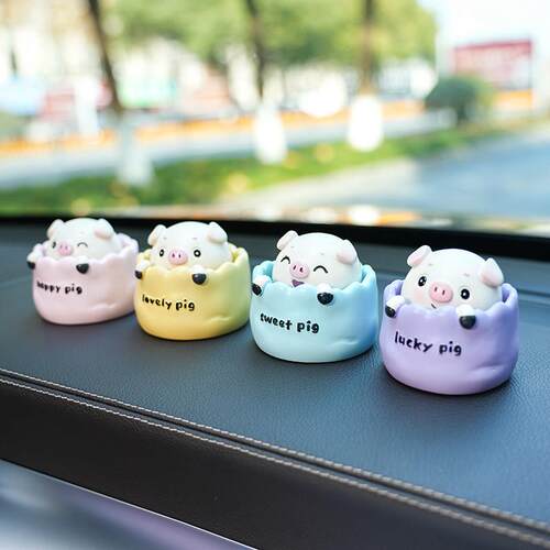 创意可爱摇头萌萌小猪汽车摆件中控台治愈公仔车载车内装饰用品女