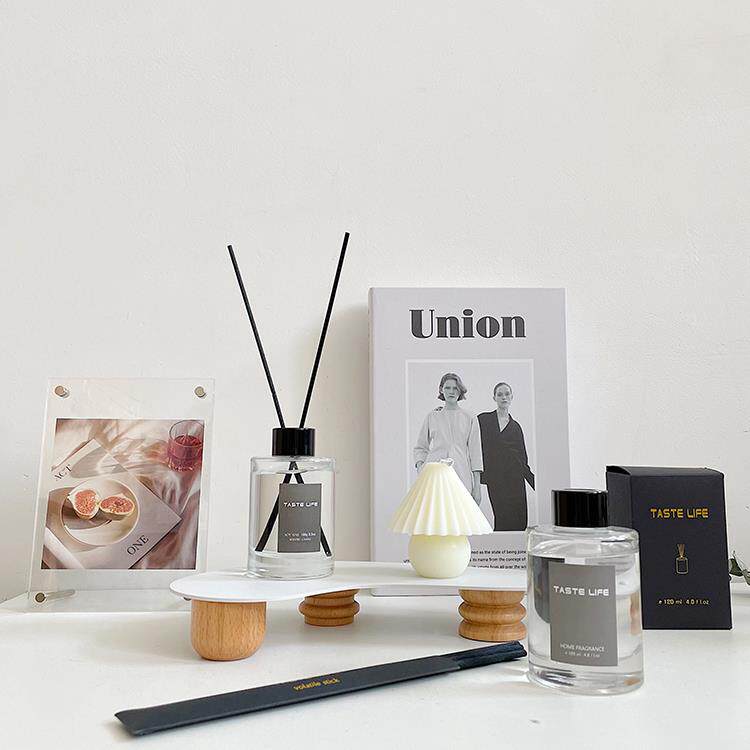 北欧ins简约玻璃瓶无火香薰摆件挥发藤条棒家用室内香氛家具装饰