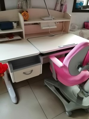 中沪爱童儿童书桌怎么样?用后一个月告诉大家内幕!