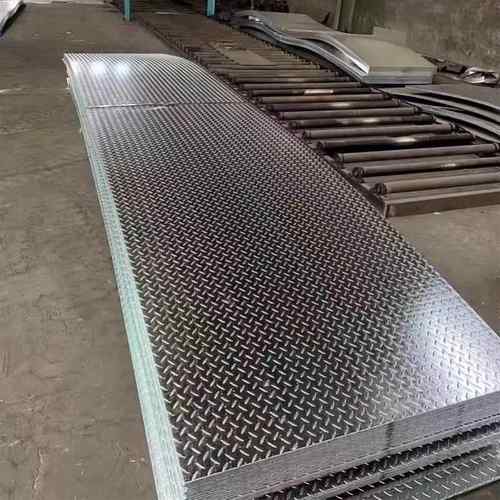 花纹钢板Q235B楼梯踏步板折弯碳钢黑铁防滑板加工定制斜坡钢盖板